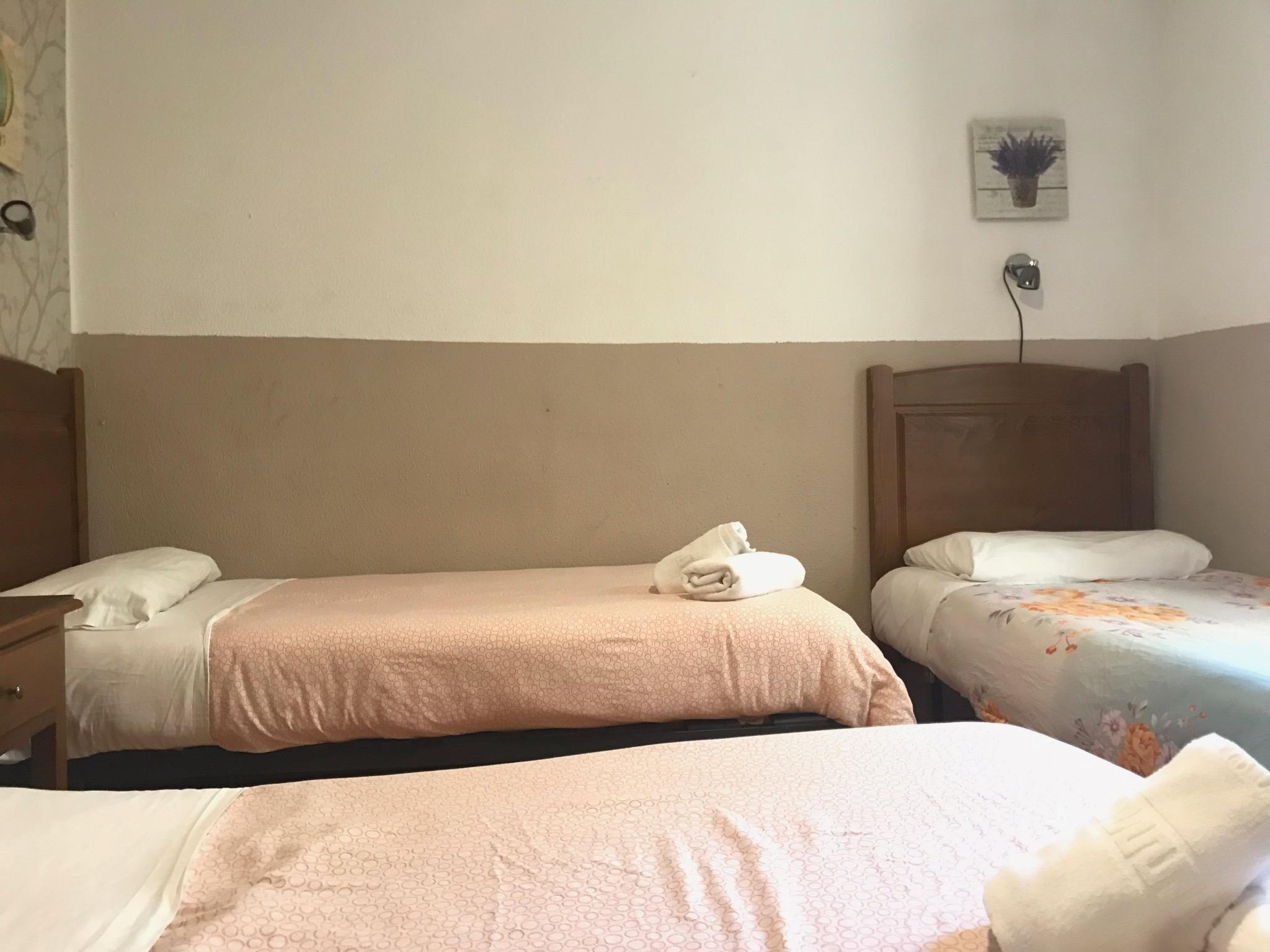 Hostal Los Perales Madrid Exterior photo A room at the hotel