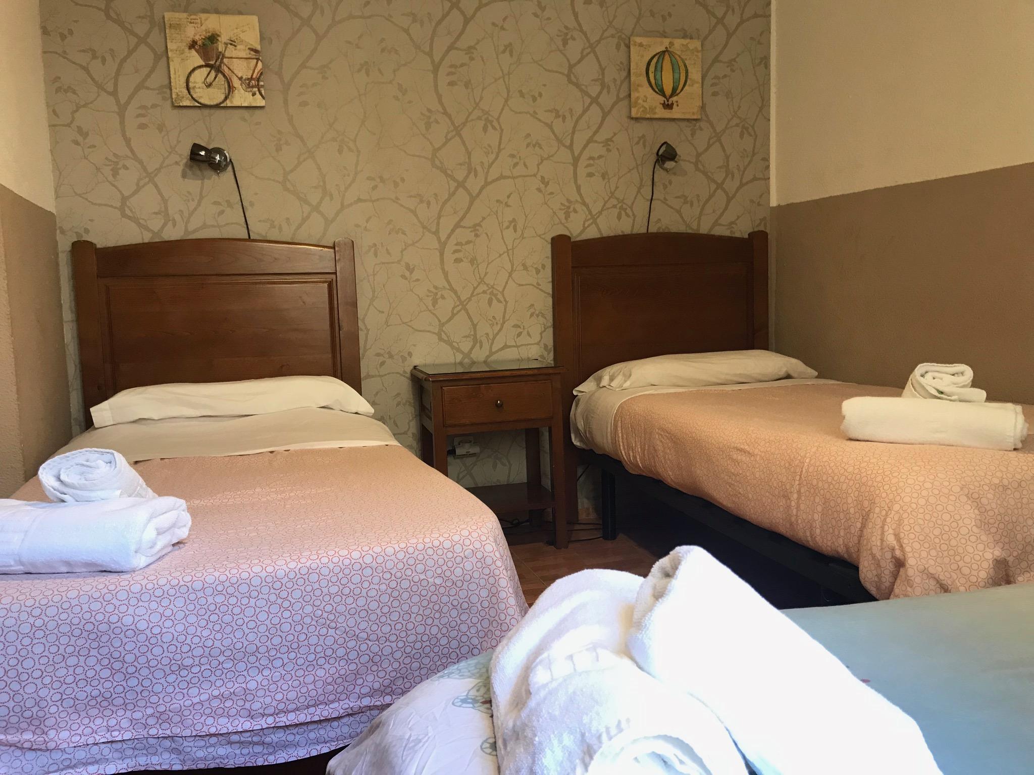 Hostal Los Perales Madrid Exterior photo A typical room at the hotel