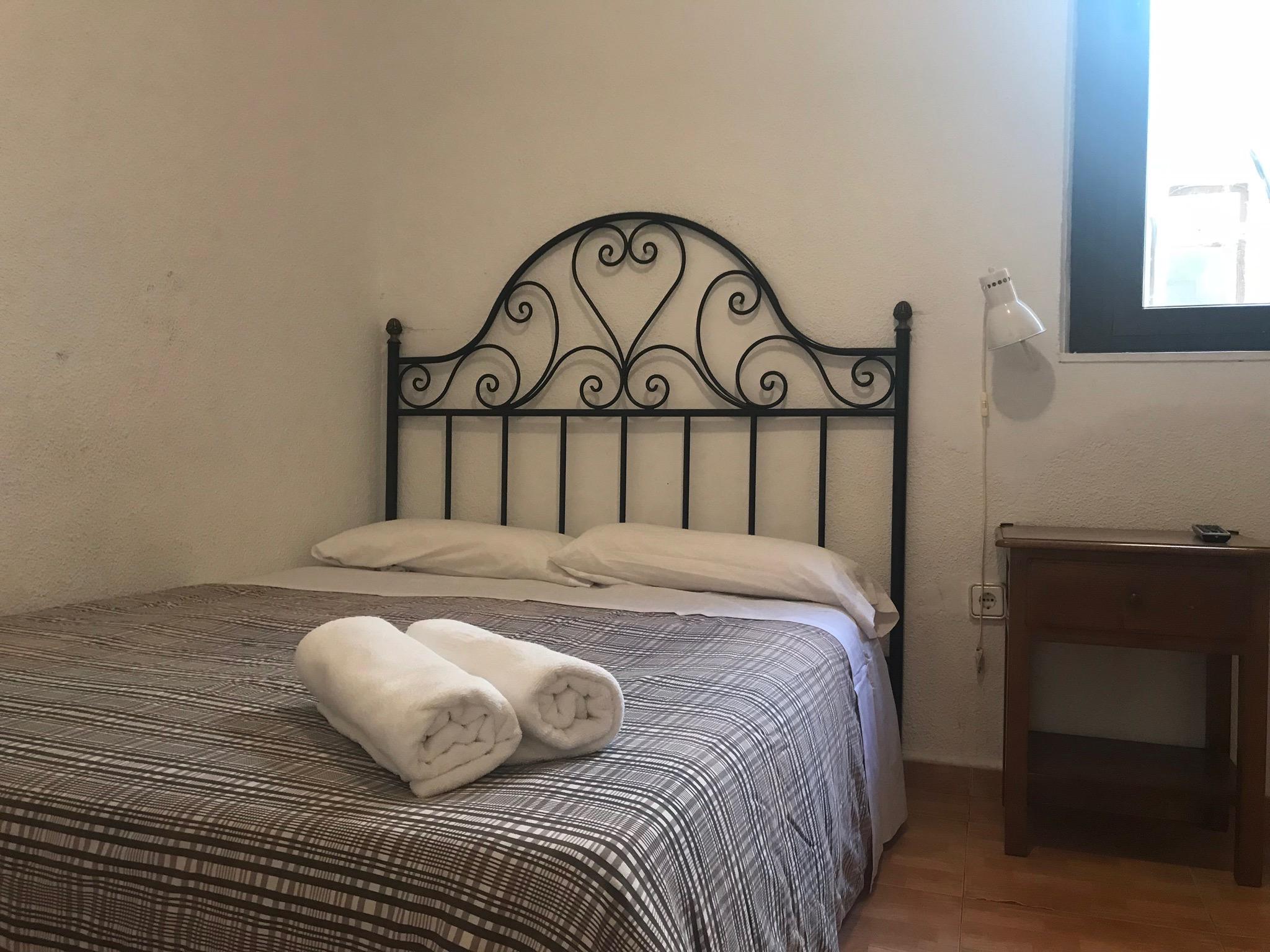 Hostal Los Perales Madrid Exterior photo A guest room at the hotel