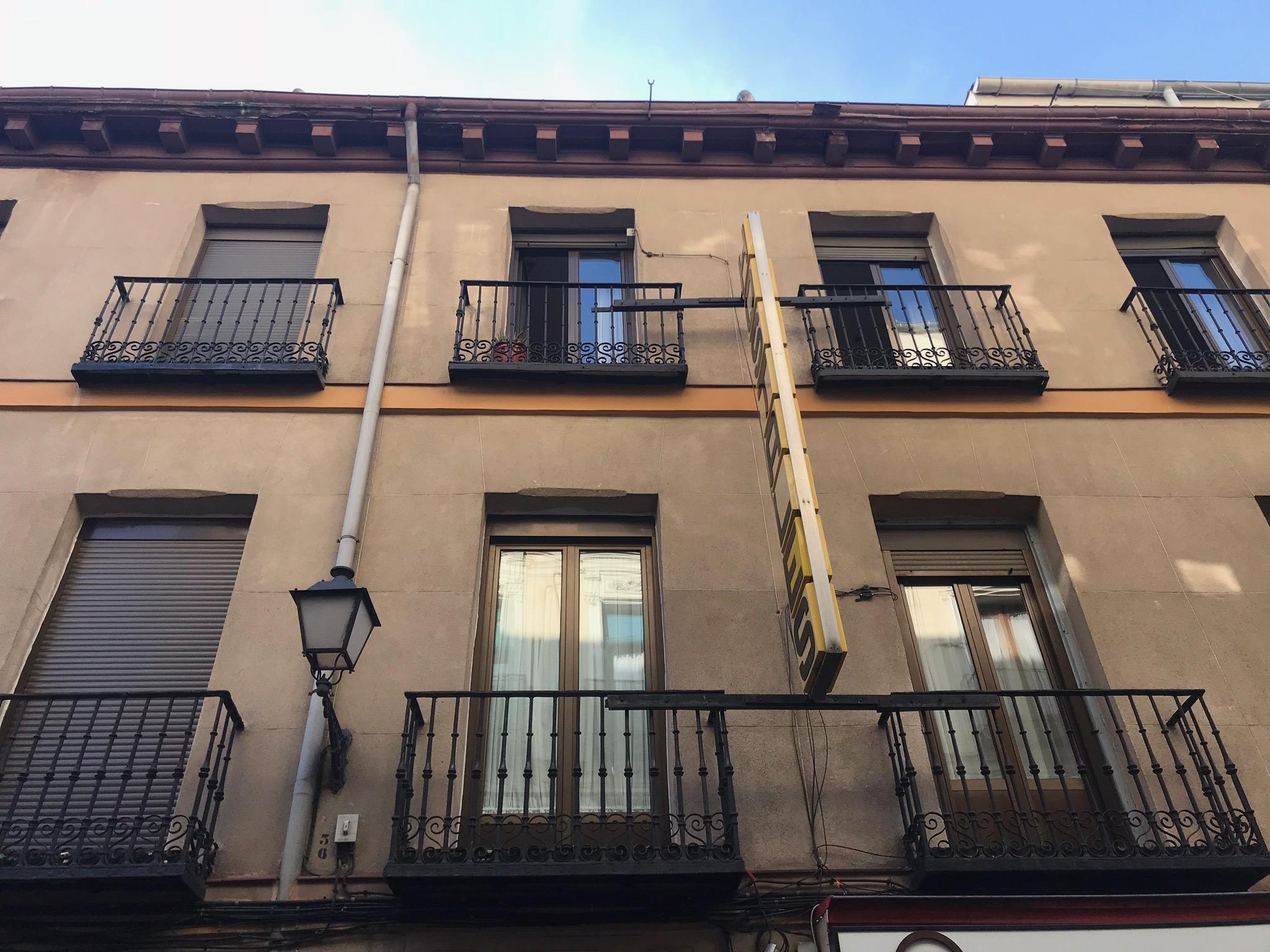 Hostal Los Perales Madrid Exterior photo The house of Francisco de Quevedo in Madrid